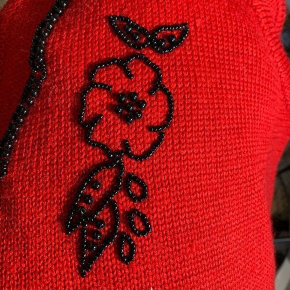 Vintage 90s Embroidered Sweater Vest Red Beaded Dark Floral Printed Knit Vneck - Picture 8 of 9